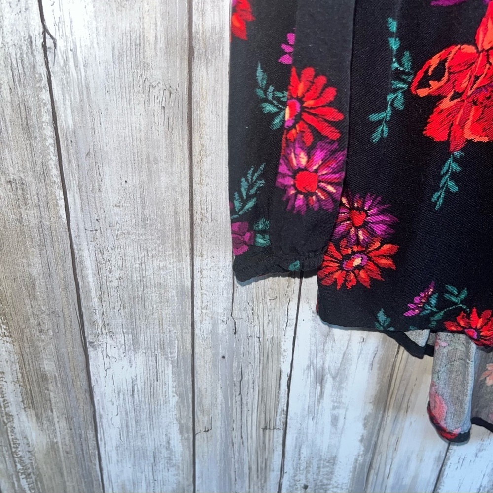 Torrid Floral Smocked Babydoll Tunic Black Red Rayon Button Front 0X Boho Flowy - Picture 5 of 6